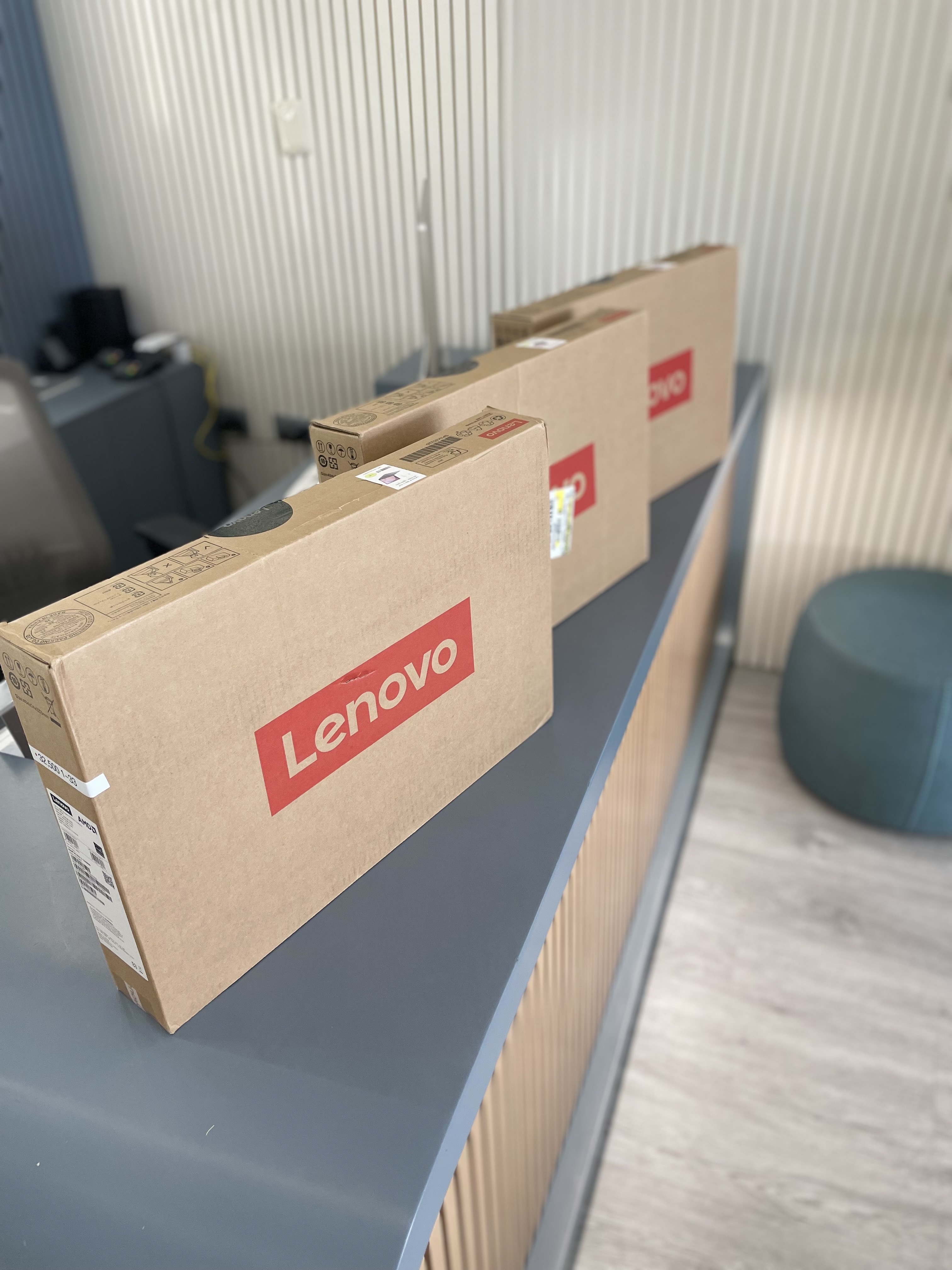 computadoras y laptops - LAPTOP LENOVO 15,6 PULGADASRYZEN 58GB DE RAM 256GB SSD 4