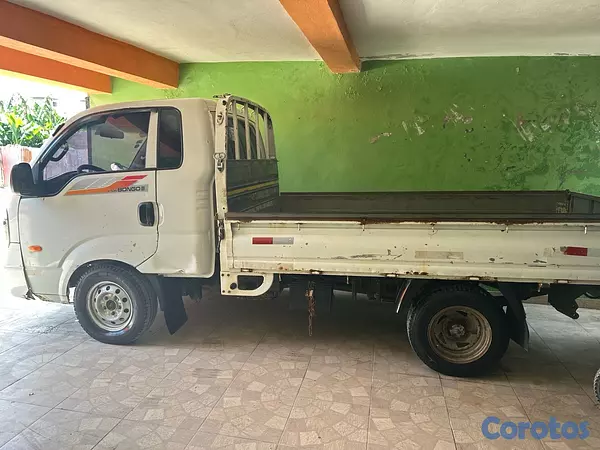 camiones y vehiculos pesados - vendo kia bongo 3  5