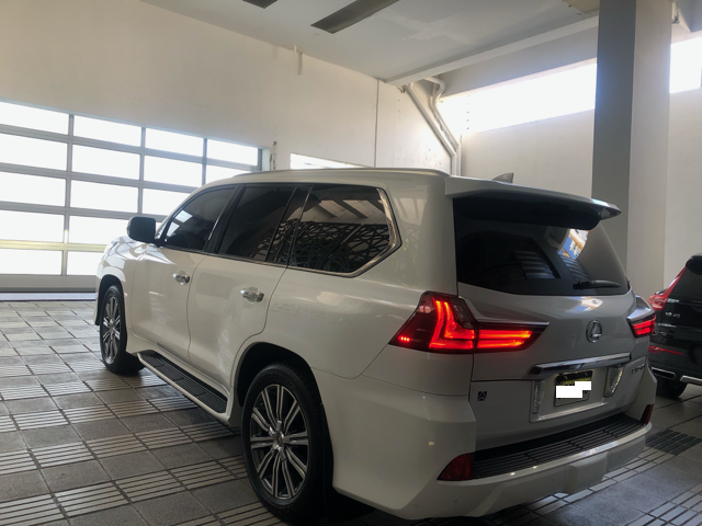 jeepetas y camionetas - Lexus LX570 año 2016 como nueva 80mil km 2