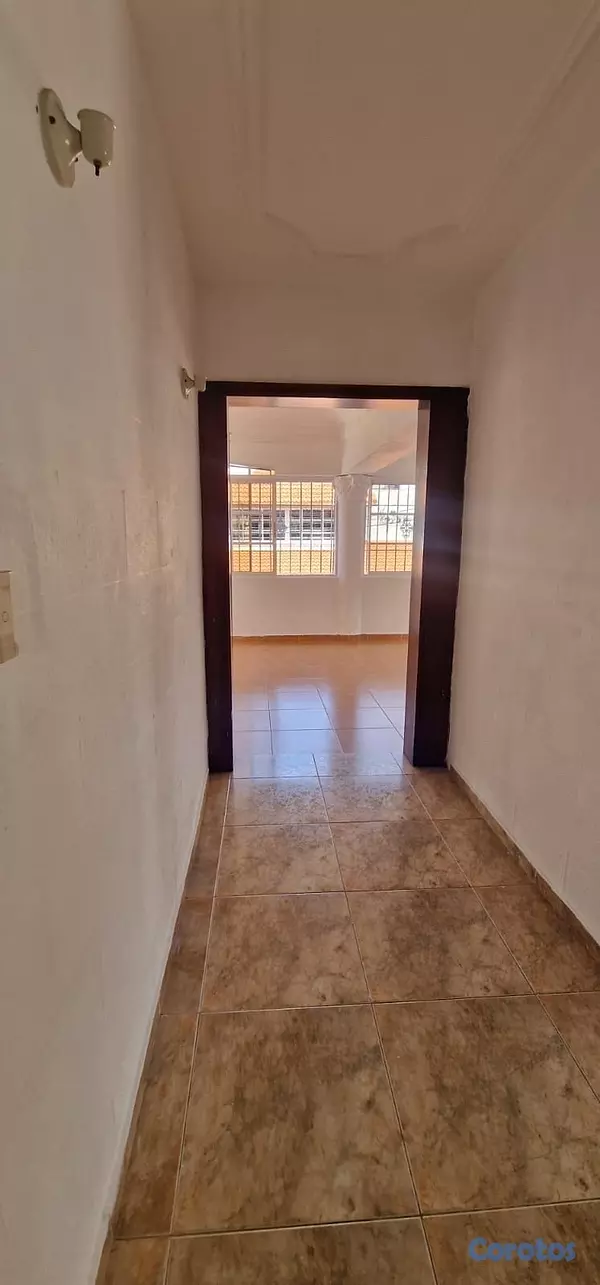 casas - vendo casa indepdencia dos niveles KLM 11 tres habitaciones dos parqueos  4