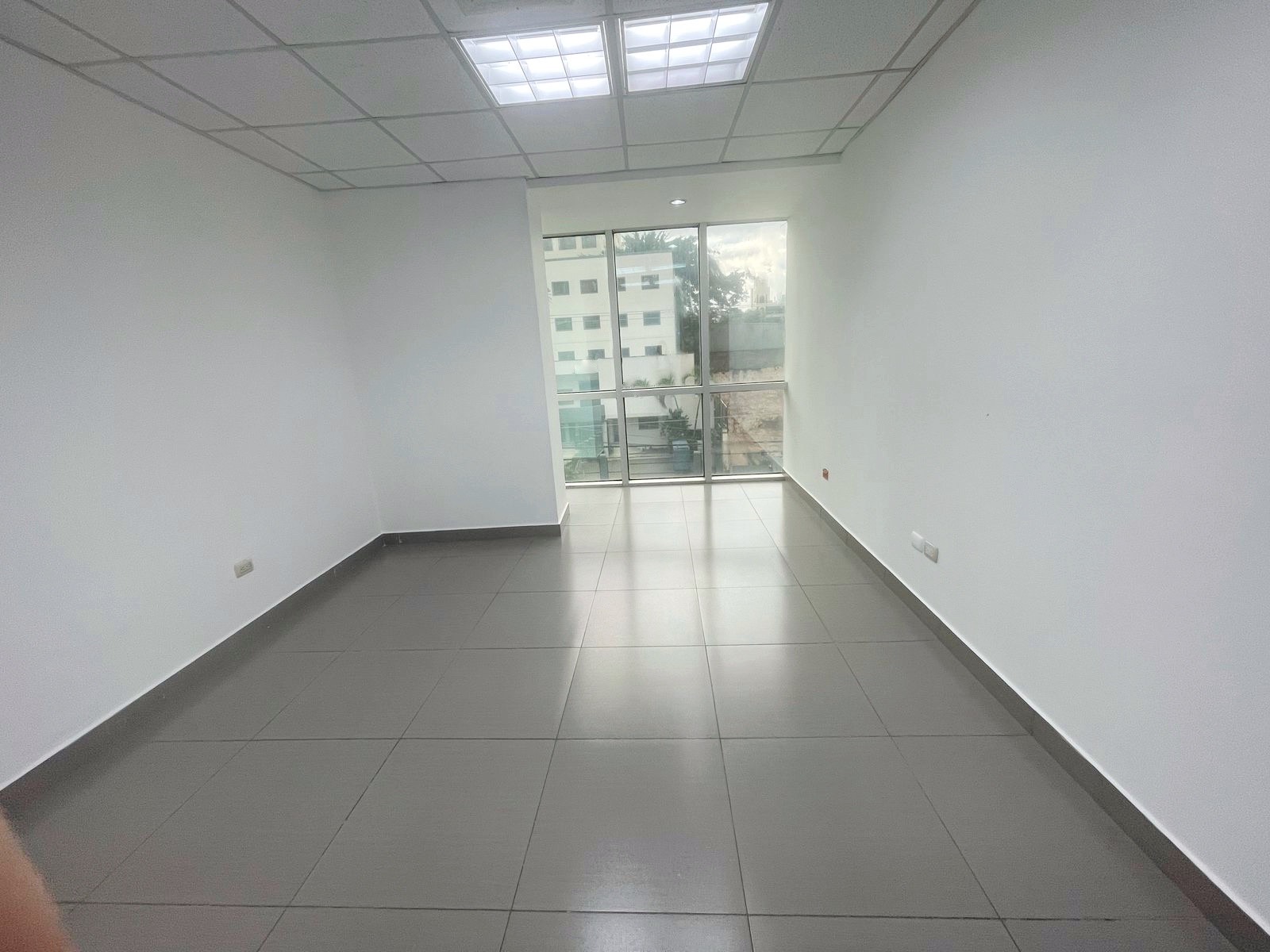 oficinas y locales comerciales - Local corporativo céntrico  4