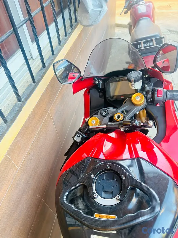 motores y pasolas - Moto Suzuki 1000  2