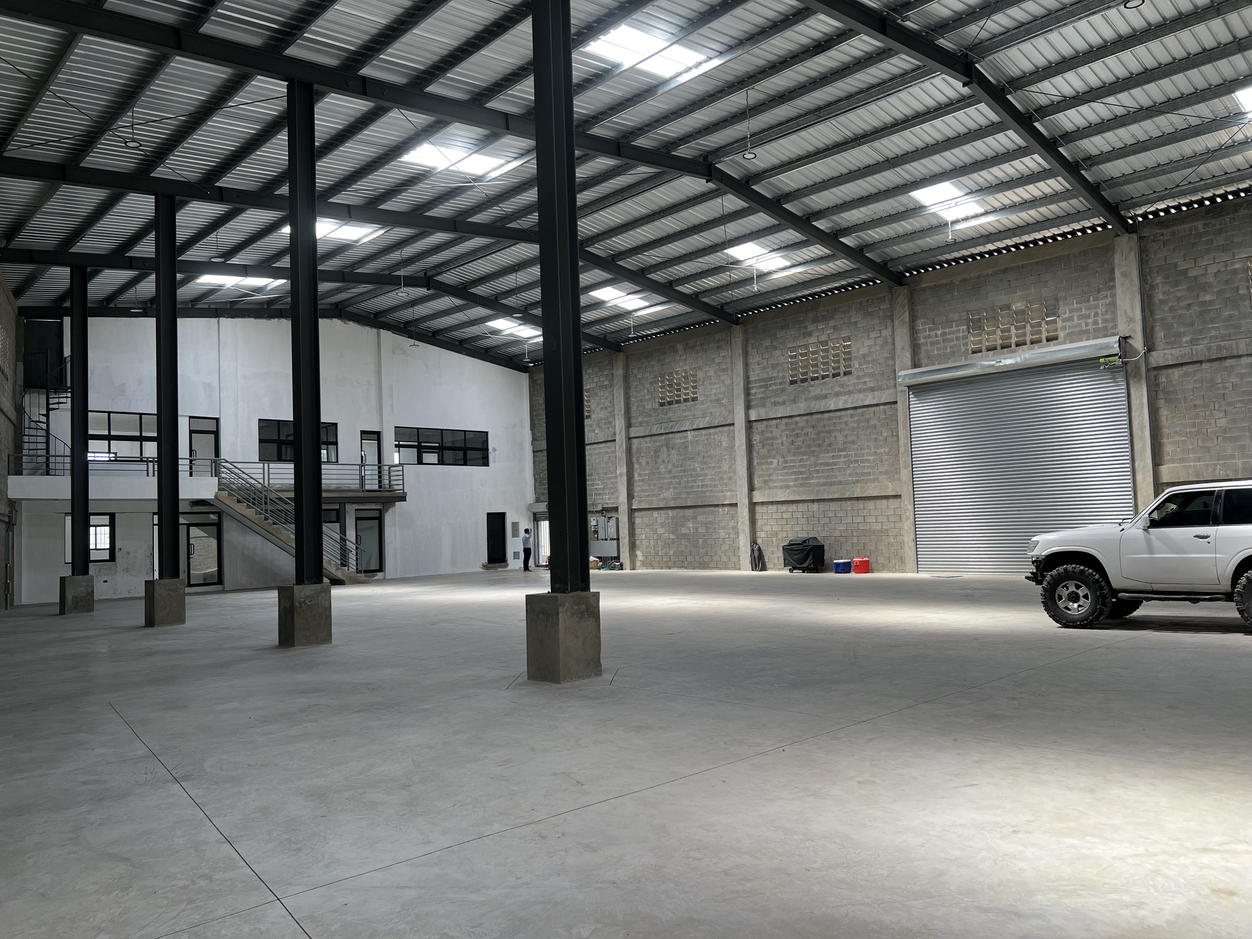 otros inmuebles - Nave Industrial alquile Engombe Santo Domingo este 7