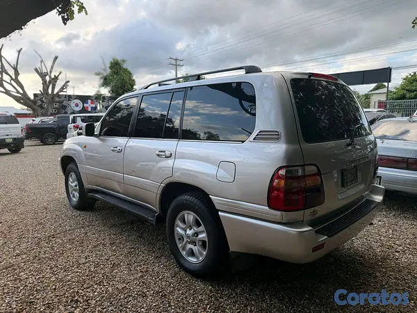 jeepetas y camionetas - Toyota land cruicer 2001 2