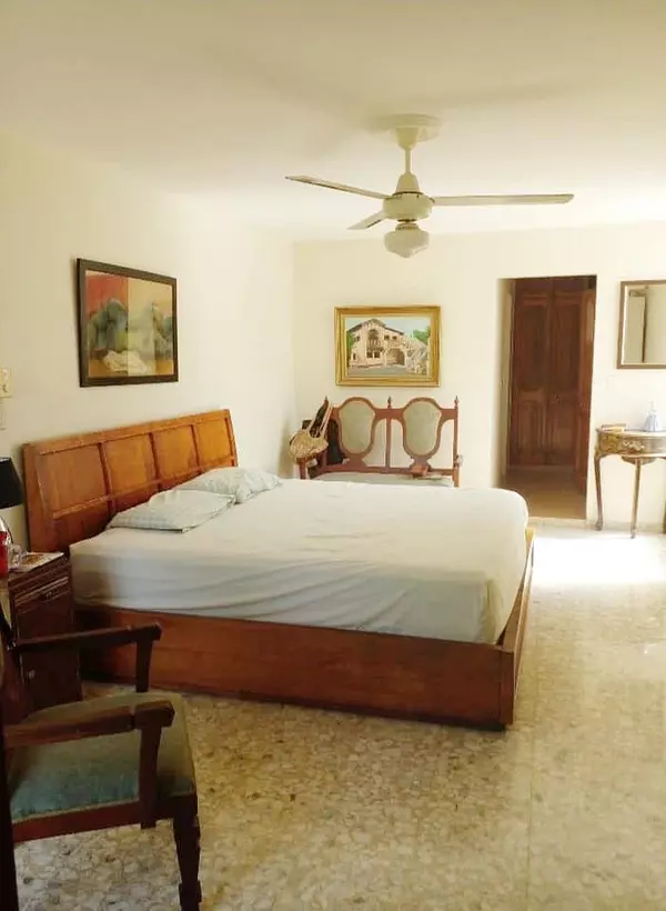 casas - Casa en Venta céntrica  2