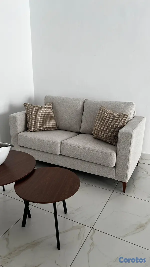muebles y colchones - Vendo hermoso sofá de dos asientos, en tela. 3