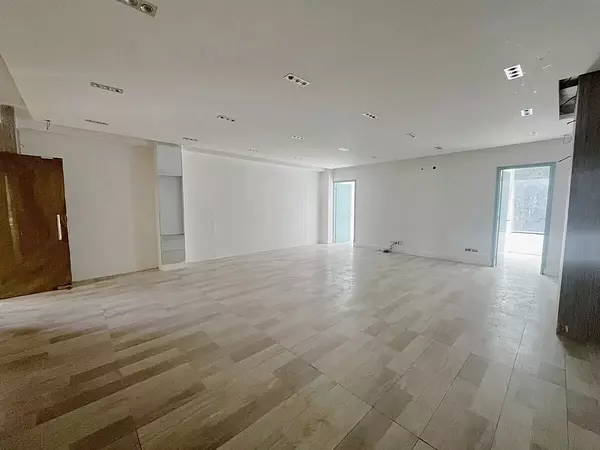 oficinas y locales comerciales - Local céntrico en Piantini 3