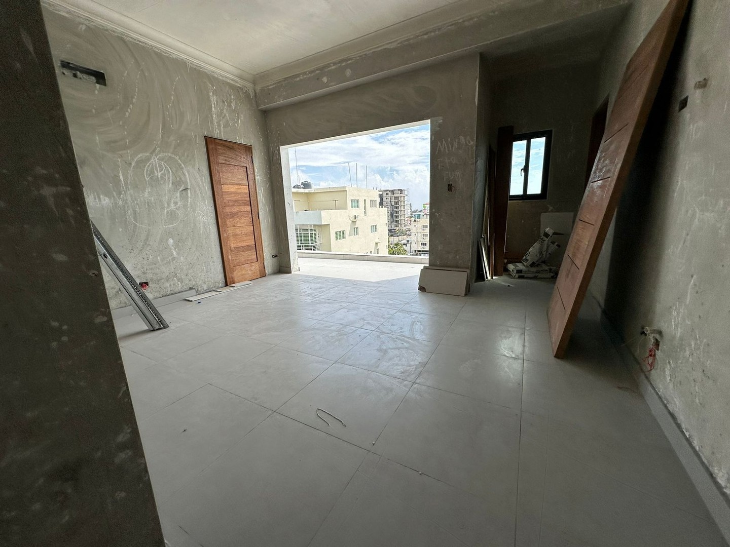 apartamentos - Vendo casi listo, apartamento en venta Mirador Sur
 Precio US$272,000 
-161 M2 
 3