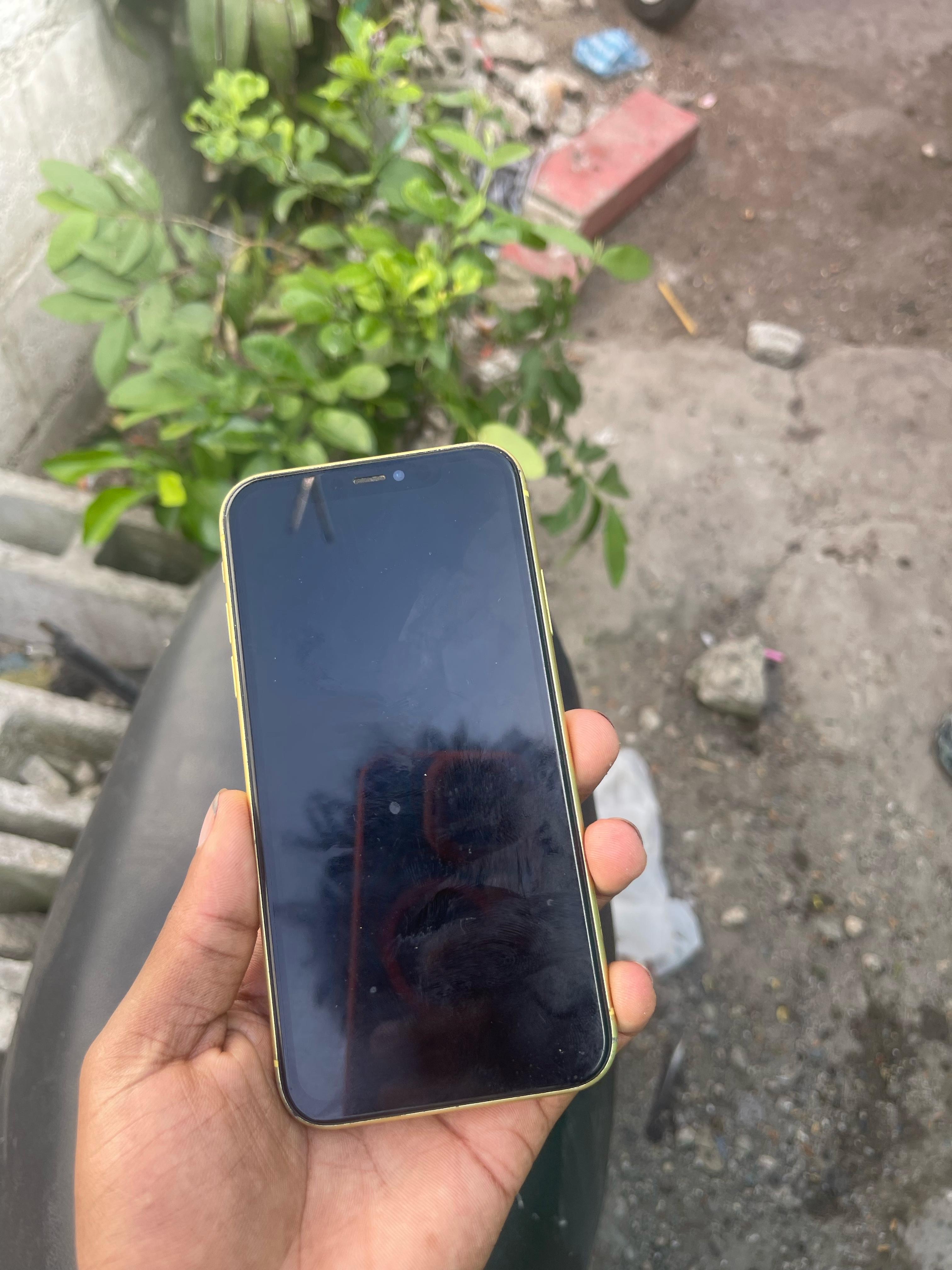 celulares y tabletas - iPhone 11  4