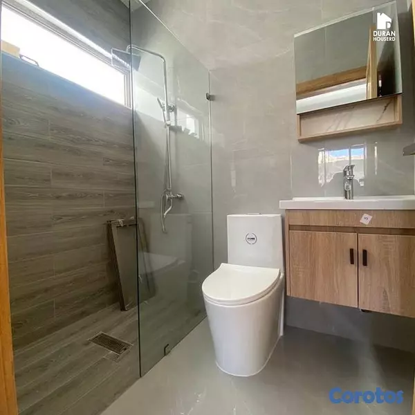 casas - venta de casa en la autopista de san isidro prado oriental Santo Domingo este  5