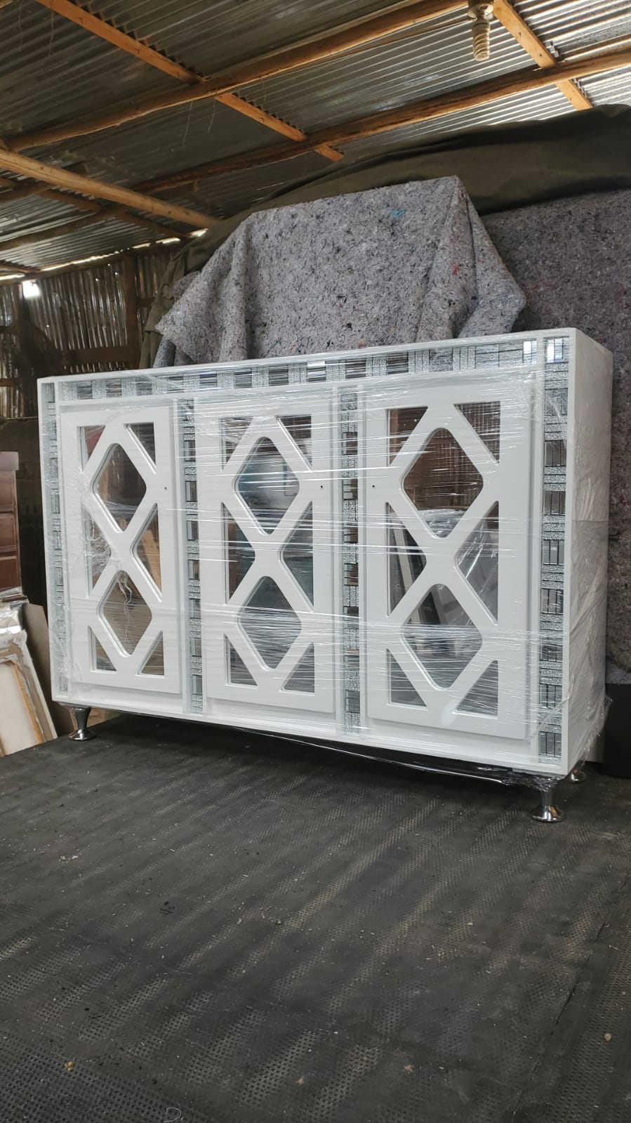 muebles y colchones - Mesa credenza moderna  0