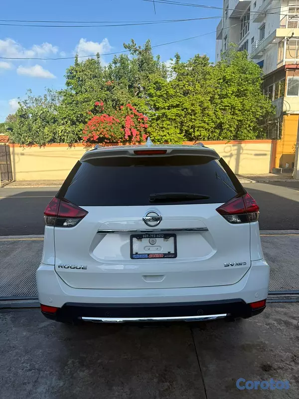 jeepetas y camionetas - Nissan Rogue SV 2019  6