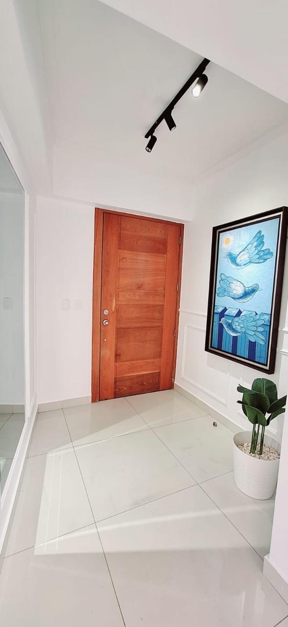 apartamentos - Vendo  US$170,000 o alquilo US$1,100 amueblado Nac 2