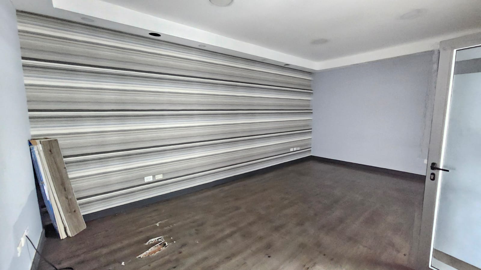 oficinas y locales comerciales - LOCAL EN SERALLES  3