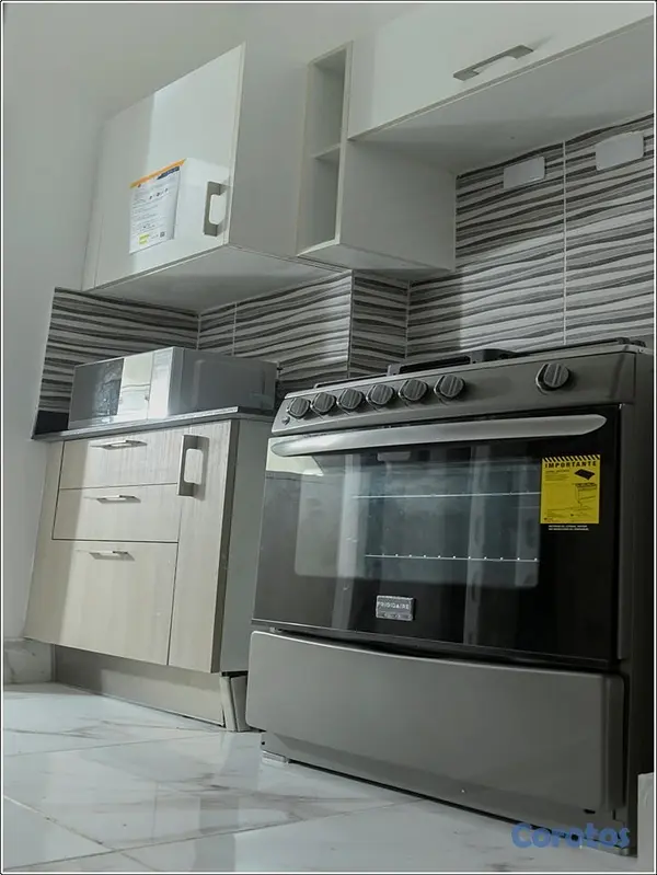 apartamentos - ALQUILO APTO AMUEBLADO EN EXCLUSIVA TORRE DE LA ZO 4