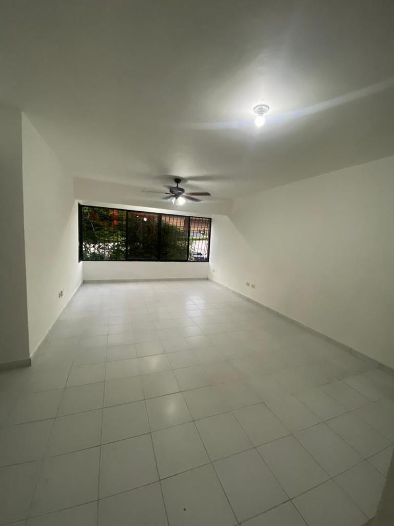 apartamentos - Zona universitaria. Vendo apartamento.