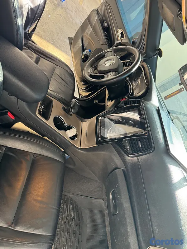 jeepetas y camionetas - Venta Jeep grand cherokee Laredo 2014 excelentes c 9