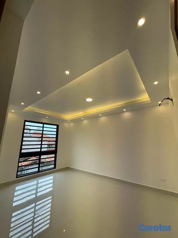 casas - CASA EN VENTA EN AUT SAN ISIDRO 1