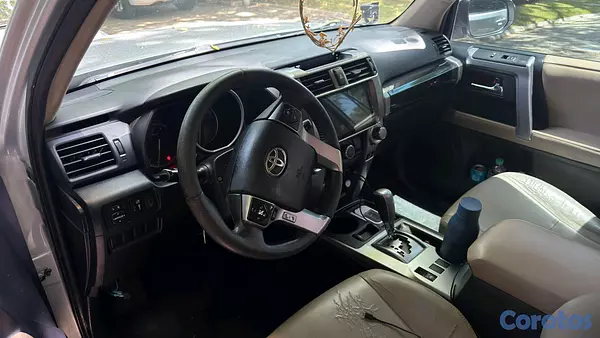 jeepetas y camionetas - Toyota 4runner sr5 2014 6