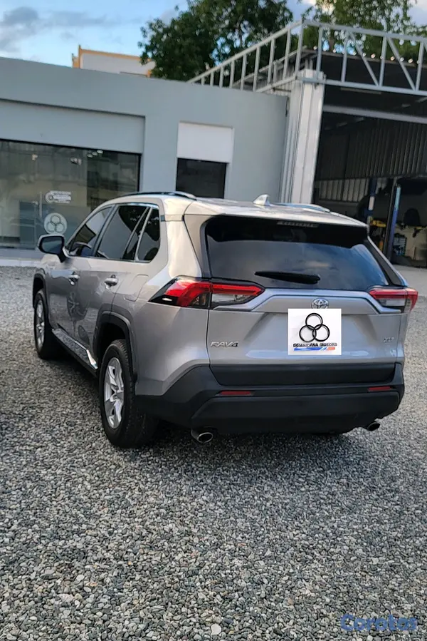 jeepetas y camionetas - TOYOTA RAV4 LE 2019 9