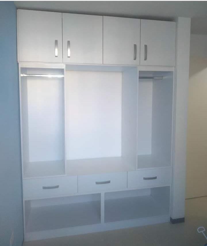 muebles y colchones - Ropero ajustado a la pared  0