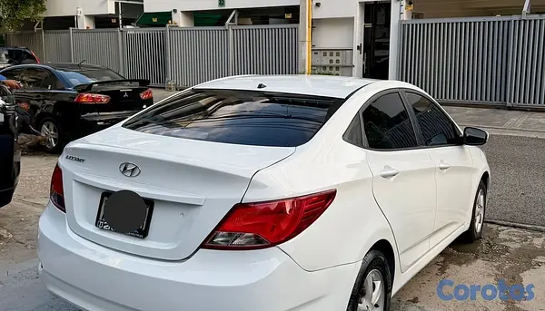 carros - Hyundai accent SE 2012 5