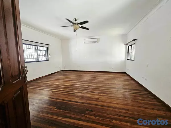 casas - Alquiler De Casa Residencial en ensanche Paraiso 12