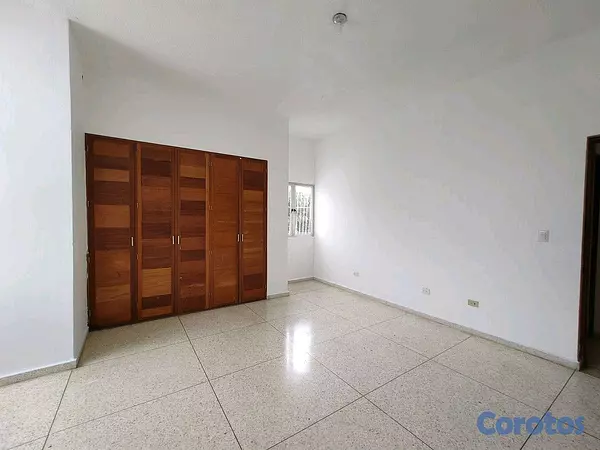 apartamentos - Apartamento en Alquiler en Mirador Sur, frente al Parque 4