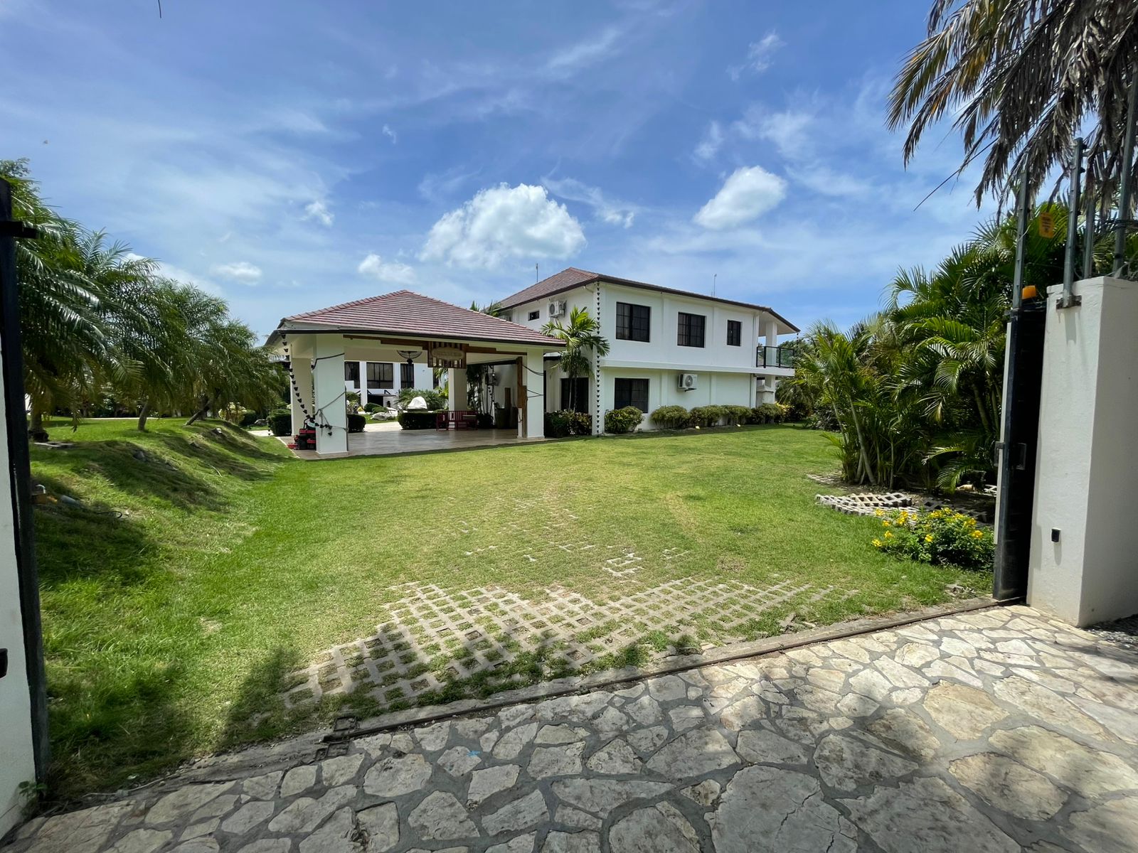 casas vacacionales y villas - Finca de 13,100 mts en Bani 0