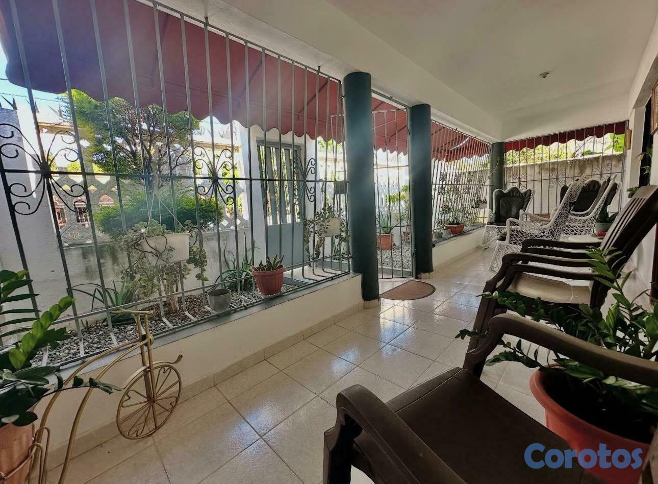 casas - SE VENDE CASA DE 212.10mts2 EN SANTO DOMINGO ESTE 9