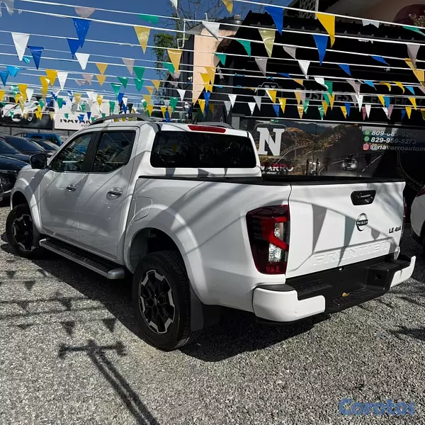 jeepetas y camionetas - NISSAN FRONTIER LE 2026 4