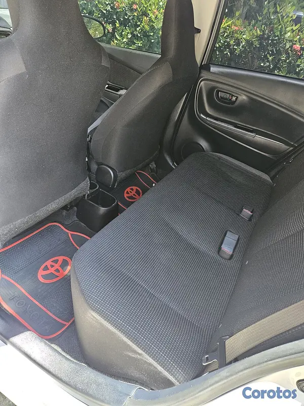 carros - Toyota vitz 2020 7