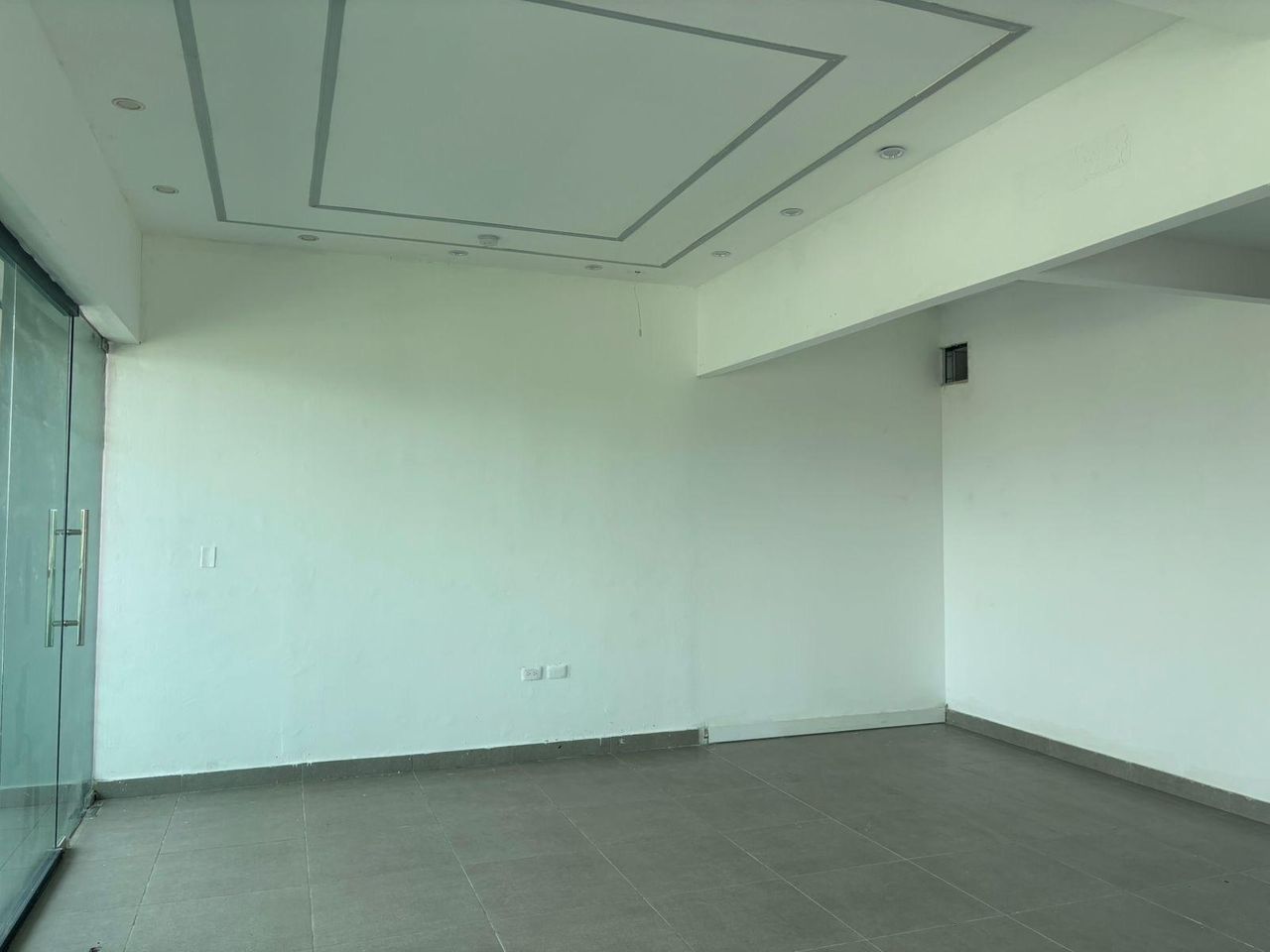 oficinas y locales comerciales - Local comercial en Ensanche Ozama  1