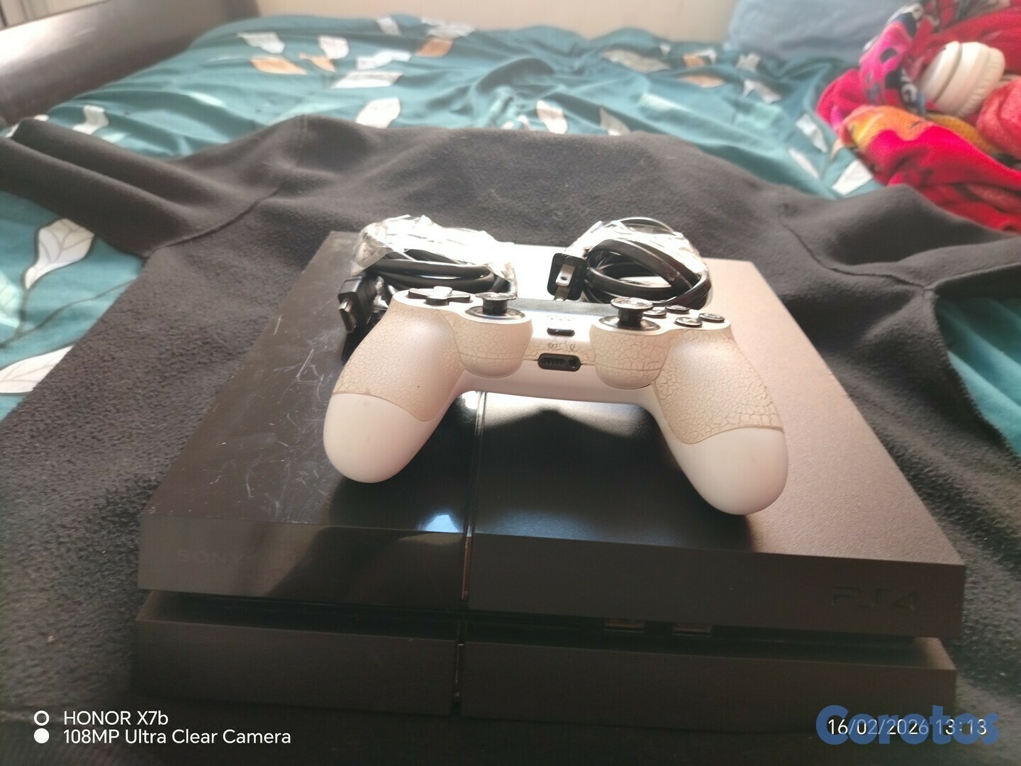 consolas y videojuegos - Play 4 fat con hdmi disco de gta 5 incluido con su cable de poder 10k negociable 3