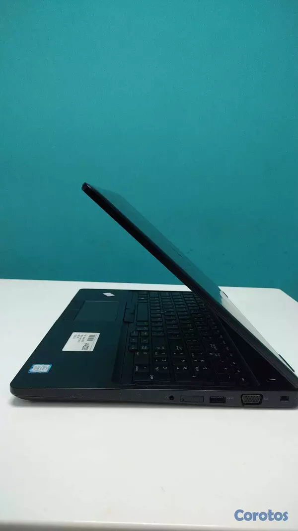 computadoras y laptops - `Laptop, Dell Latitude 5590 / 8th Gen, Intel Core  4