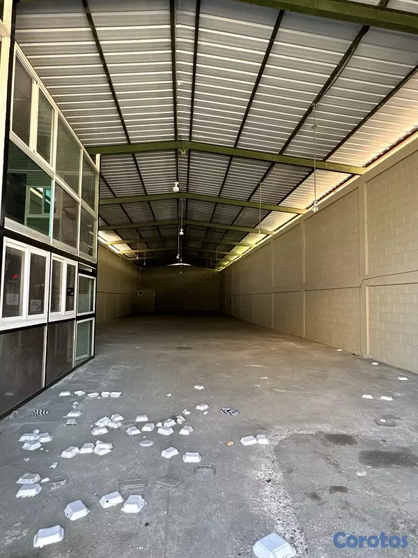 oficinas y locales comerciales - NAVE COMERCIAL 6