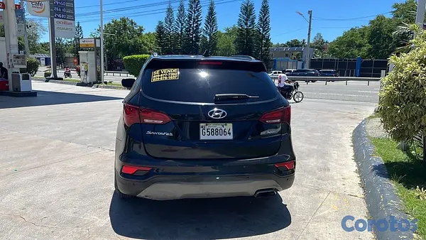 jeepetas y camionetas - Hyundai Santa Fe 2018 Full 3