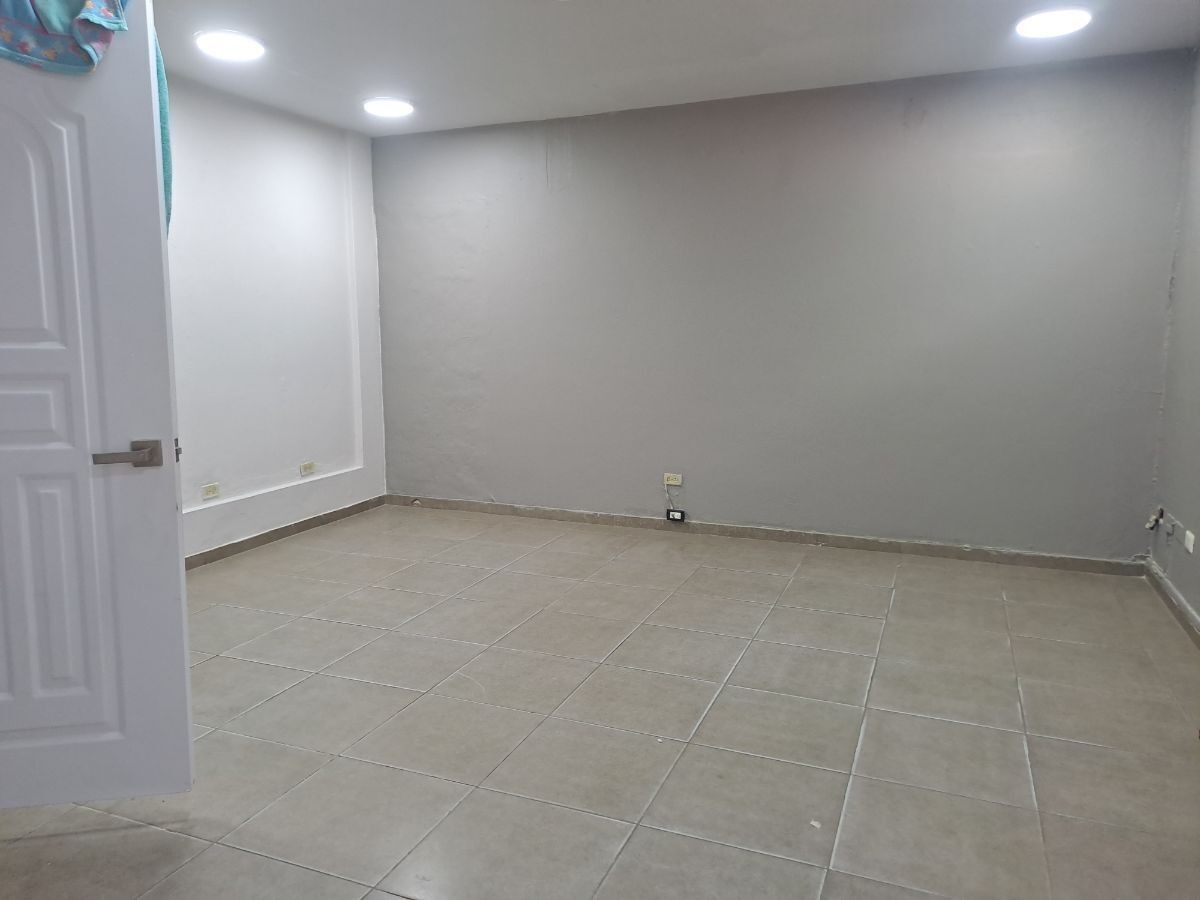 oficinas y locales comerciales - Alquilo Local 2do piso 160  mts en Naco para oficina y negocio
