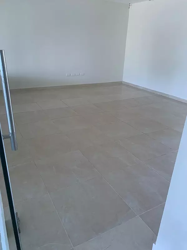 oficinas y locales comerciales - Alquiler amplio local 3er nivel plaza, Gazcue 7