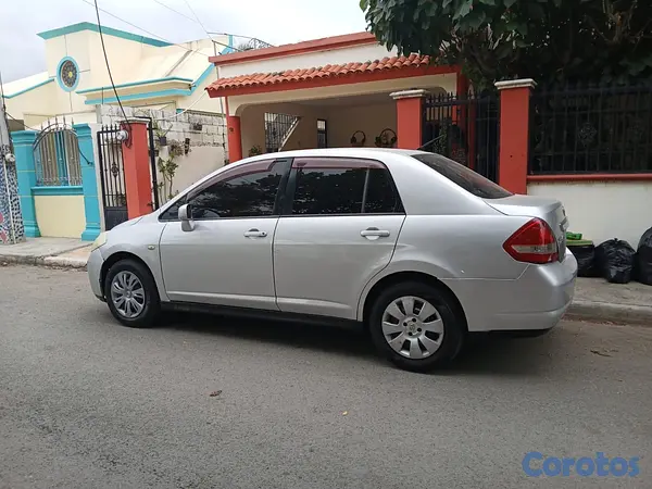 carros - Se vende Nissan latió 2009 como nuevo usado 1