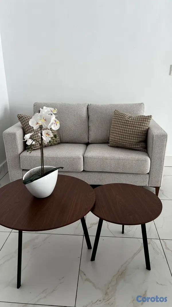 muebles y colchones - Vendo hermoso sofá de dos asientos, en tela. 2