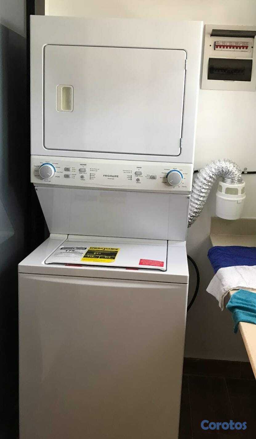 electrodomesticos - NEVERA WHIRLPOOL COMO NUEVA 17 PULG, SE VENDE POR 