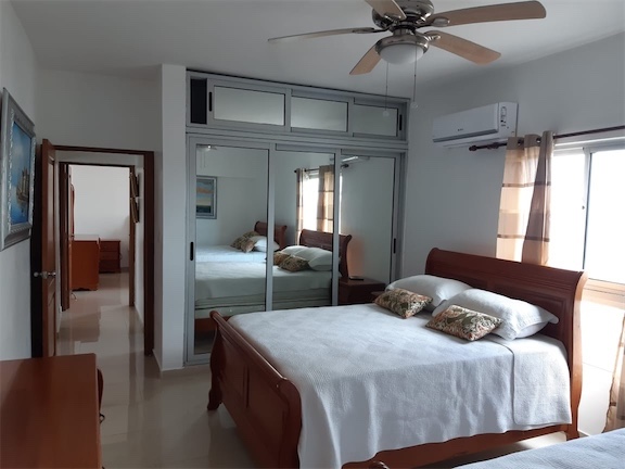 apartamentos - Venta de apartamento amueblado en Juan Dolio con 227mts frente a la playa 2