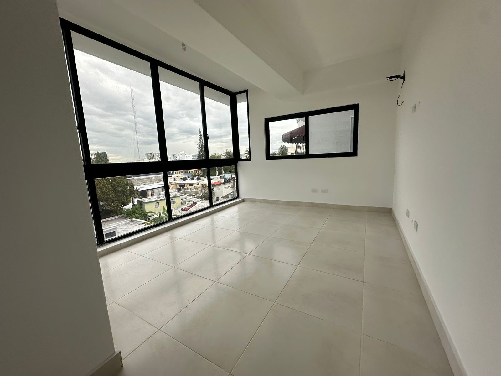 apartamentos - Alquiló nuevo Renacimiento piso 4 lí US$1,650const 4