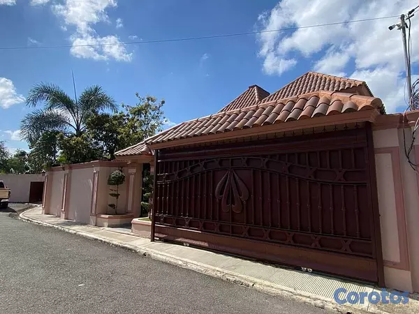 casas - Vendo Casa en La Prolongación 27 de Febrero 3