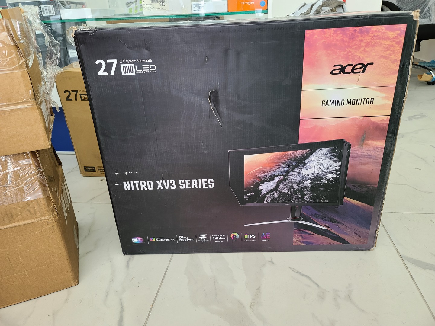 computadoras y laptops - Monitor Acer 27 4K iPS 144Hz 1ms HDR400 G-SYNC Y FREESYNC Quantum Dot Audio  9
