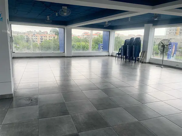 oficinas y locales comerciales - Locla espacio abierto 200m 2