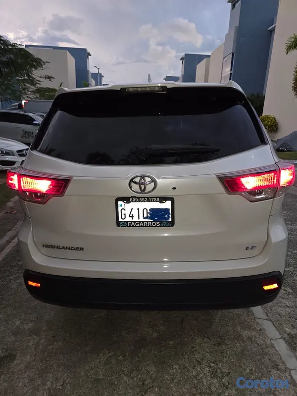 jeepetas y camionetas - Toyota Highlander 3