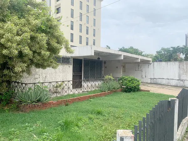 casas - Propiedad comercial en el Millon 5
