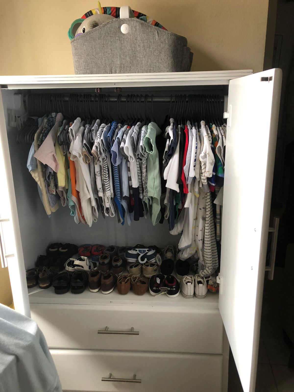muebles y colchones - Armario para bebé con gavetas  2